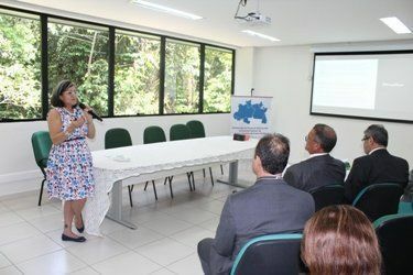 Professora Célia Simonetti Barbalho apresentou a Rede Norte de Repositórios Institucionais aos participantes do Fórum